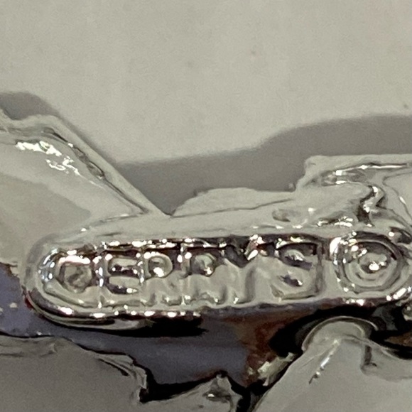 GERRYS signed vintage wreath silver plated women brooch Very good used condition - Picture 7 of 7